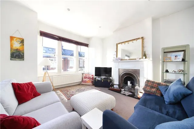 Hazelbourne Road, Clapham South, SW12, photo 2