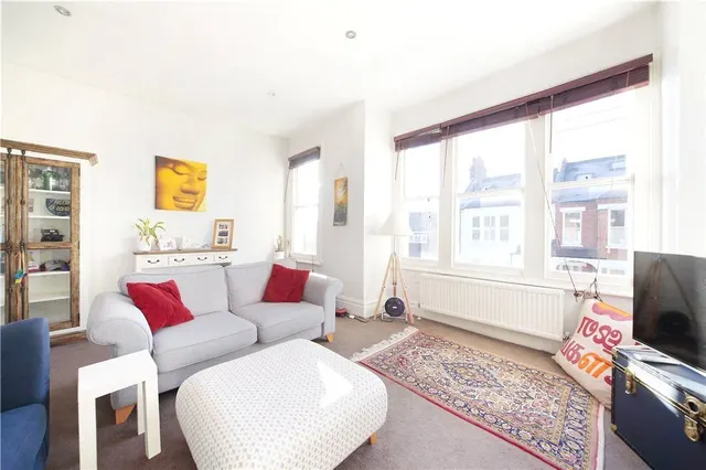 Hazelbourne Road, Clapham South, SW12, photo 3