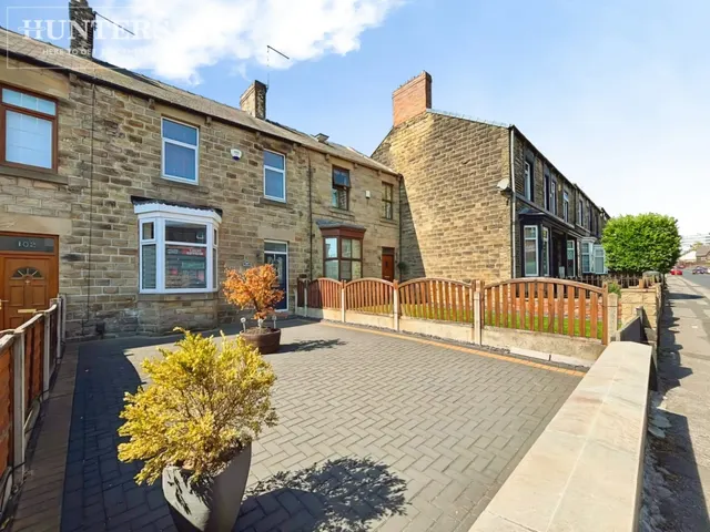 Summer Lane, Barnsley, photo 1
