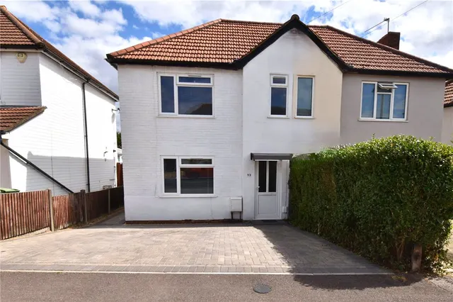 Roberts Road, Aldershot, Hampshire, GU12 4RB, photo 1