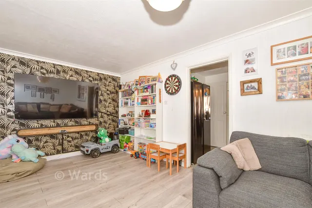 Fuggles Close, Paddock Wood, TN12, photo 2