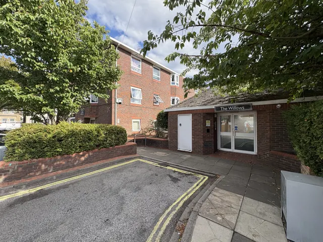 255 Twyford Avenue, Tipner, Portsmouth, PO2, photo 1