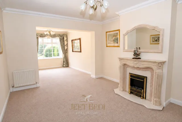 Montrose Close, Ashford, TW15, photo 1