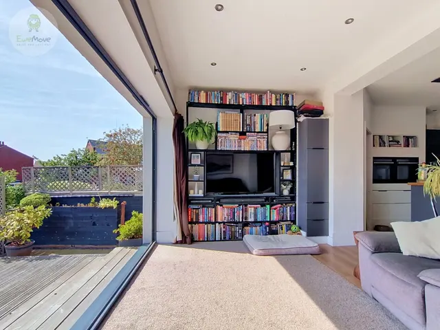 Huddersfield Road, Liversedge, WF15, photo 3