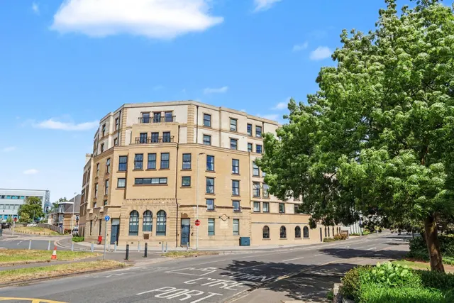 The Cosmopolitan, Lower Parkstone, photo 1