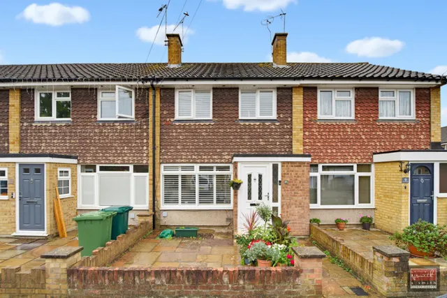 Courtfield Road, Ashford, photo 1