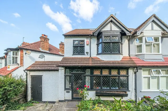 Annsworthy Crescent, London, SE25, photo 1