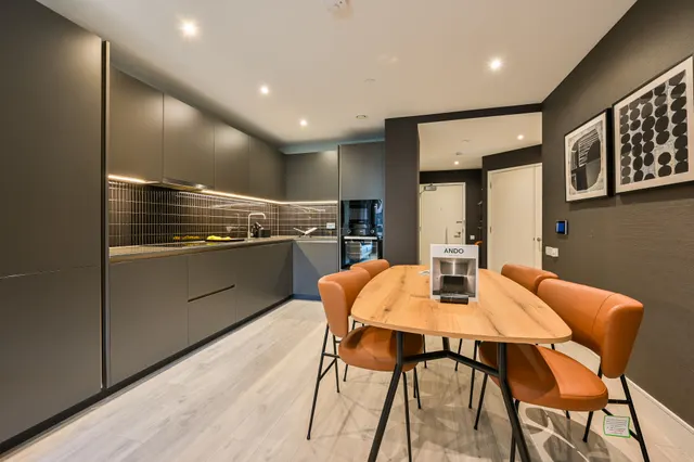 Photo 2 — Showflat 2 (2 Bed) Momento Elephant & Castle, Parkside, London