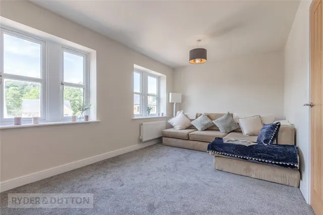 Hillcrest View, Huddersfield, HD7, photo 2