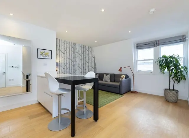 Haldane Road, Fulham, SW6, photo 1
