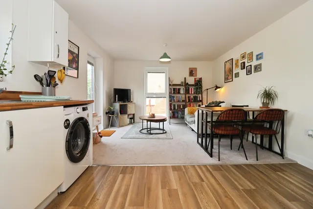 Photo 2 — Dowsell Way, Yate, Bristol, Gloucestershire, BS37