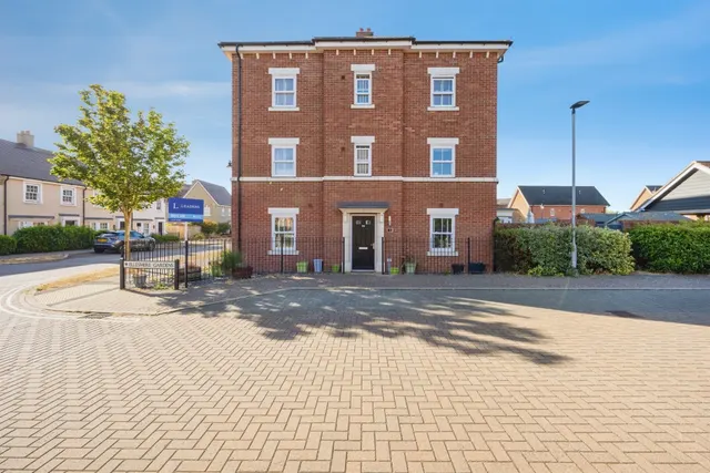 Ellesmere Gardens, Great Denham, Bedford, photo 1