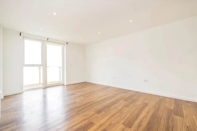 Stanley Road, W3, photo 3