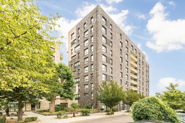 Stanley Road, W3, photo 1