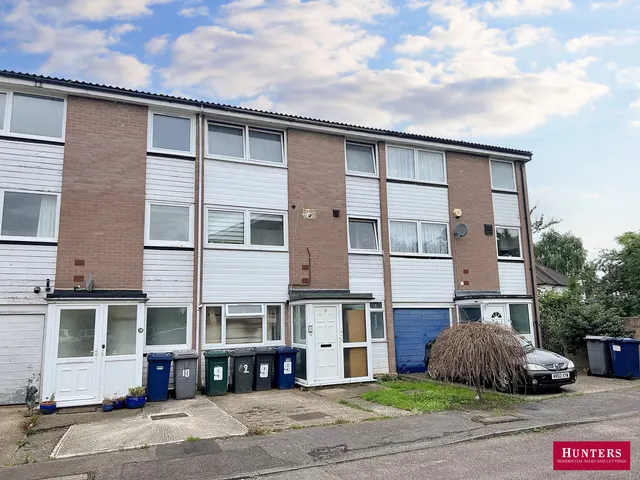 Oxford Gardens, Whetstone, London, Greater London, N20 9AG, photo 1