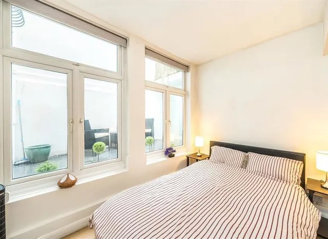Photo 3 — Drayton Gardens, South Kensington, SW10