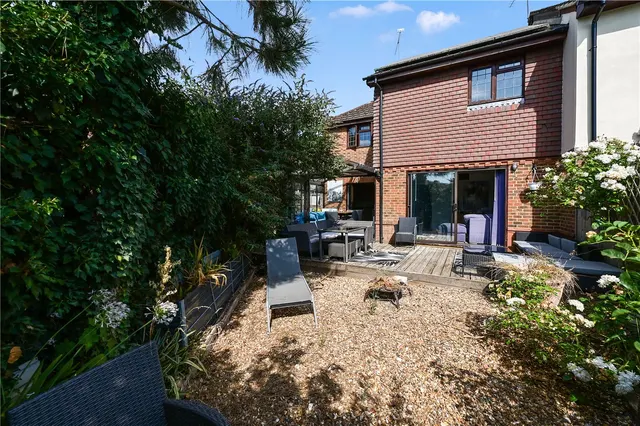 Bridge Mews, Tongham, Farnham, Surrey, GU10 1ER, photo 1
