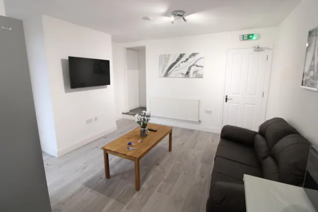 Calais Road, Burton upon Trent, DE13, photo 3