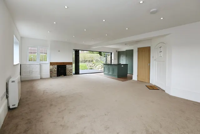 Wadhurst Road, Mark Cross, TN6, photo 3
