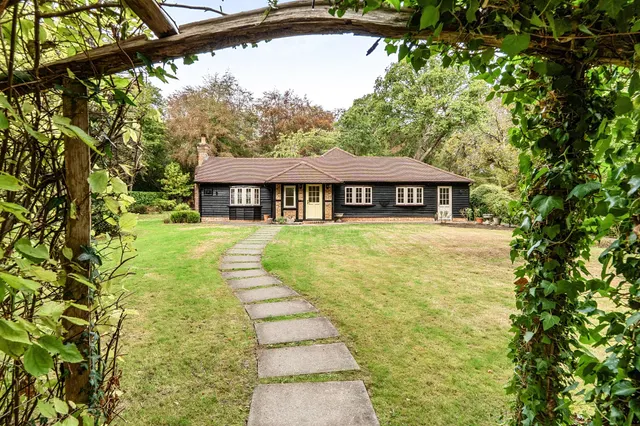 Brick Kiln Common, Wisborough Green, RH14, photo 1