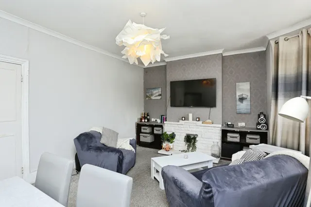 Farley Road, London, SE6, photo 3