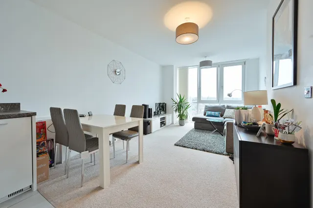 131 K D Tower, Cotterells, Hemel Hempstead, photo 1