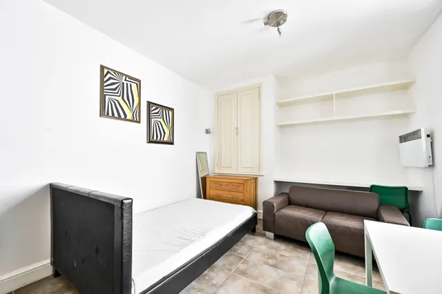 Photo 3 — Flat 3, 6 Collingham Place, London