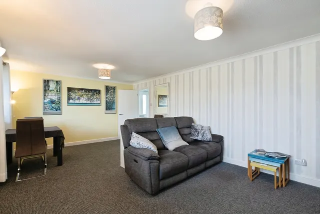 Webb Lane, Hayling Island, PO11, photo 3
