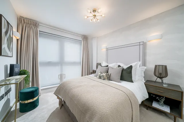 Shepherds Bush Road, London, W6, photo 1