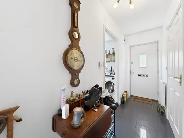 Mustang Close, Westbury, BA13, photo 3