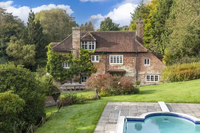 Cotchford Lane, Hartfield, TN7, photo 1