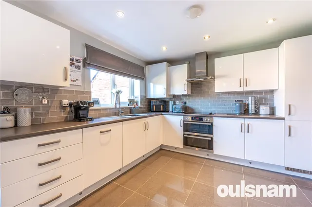 Photo 3 — Westbury Place, Redditch, Worcestershire, B98 7GH