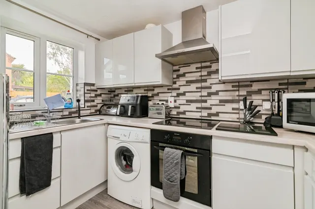 Photo 2 — Hotspur Drive, NOTTINGHAM, Nottinghamshire, NG4
