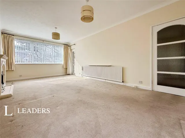 Grand Avenue, Worthing, BN11, photo 2
