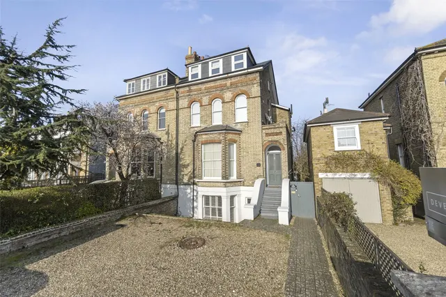 Stanley Road, Teddington, TW11 8TX, photo 1