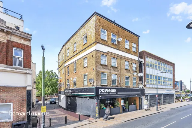 2 bedroom flat, Sibthorp Road, Mitcham, CR4