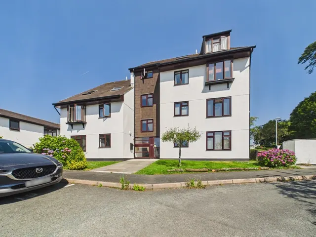 St Boniface Close, Beacon Park, Plymouth, photo 1