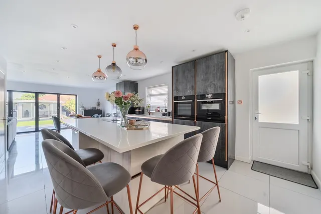Alexandra Road, Lancing, BN15, photo 2