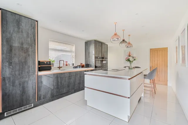 Alexandra Road, Lancing, BN15, photo 3