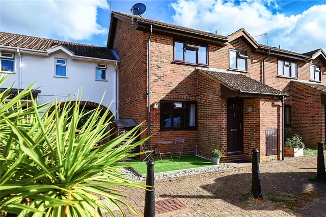 Mallard Close, Ash, GU12, photo 1