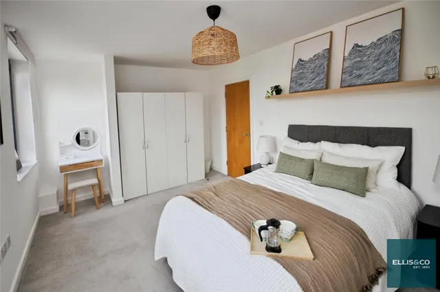 High Road, North Finchley, N12, photo 2