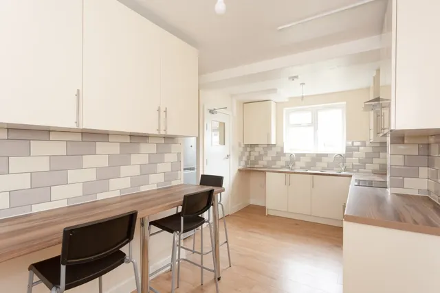 Dale Avenue, Edgware, HA8, photo 2
