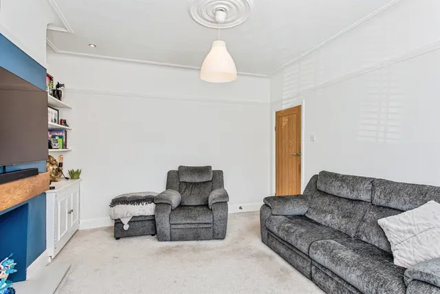 Ennismore Gardens, Southend-On-Sea, SS2, photo 3