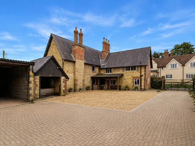 Oving Road, Whitchurch, photo 2