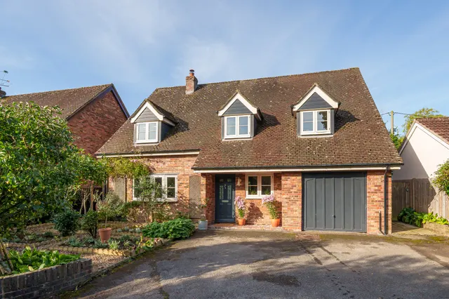 Eggars Field, Bentley, Farnham, GU10, photo 1