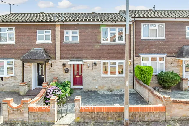 Grosvenor Drive, Hornchurch, RM11, photo 1