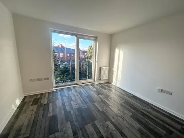 Lower Hall Street, WA10, photo 1