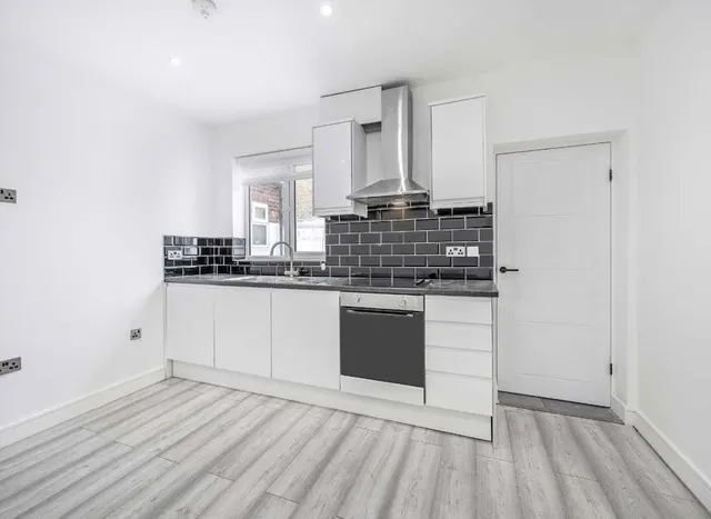 Stroud Green Road, Finsbury Park, N4, photo 2