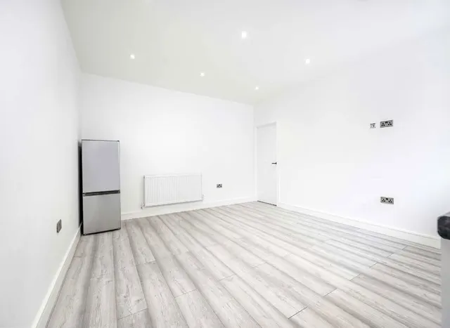 Stroud Green Road, Finsbury Park, N4, photo 3