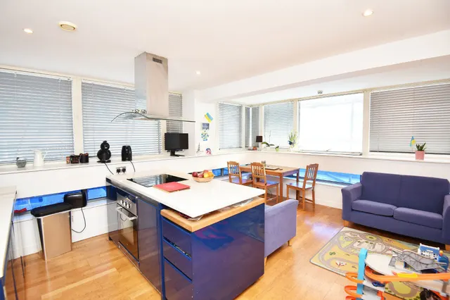 Parliament Street, Harrogate, HG1, photo 2